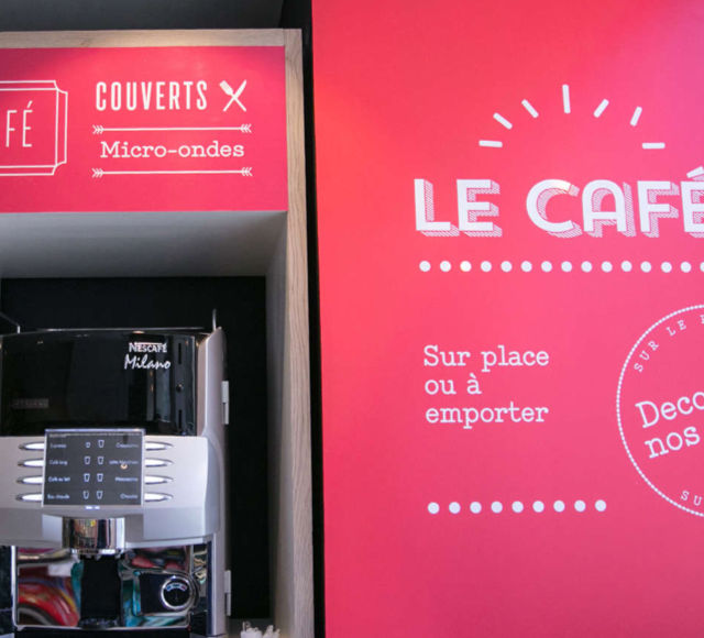 Des jus et boissons chaudes à disposition Carrefour Bon App