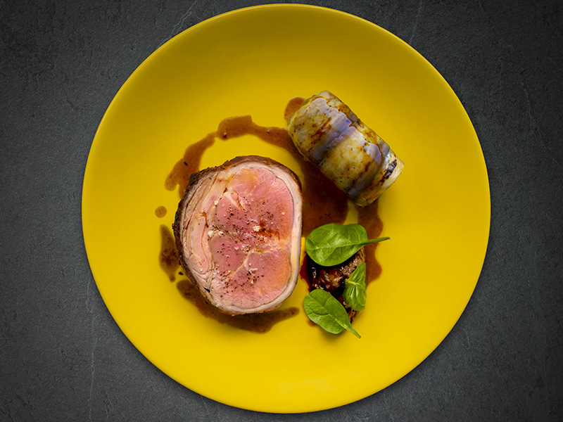Selle d’agneau aux roulés d’aubergines