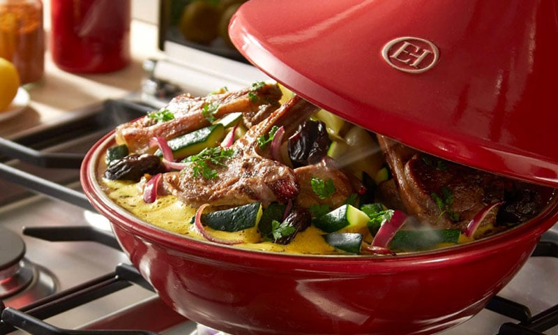 Tajine d'agneau aux pruneaux, épices et amandes grillées