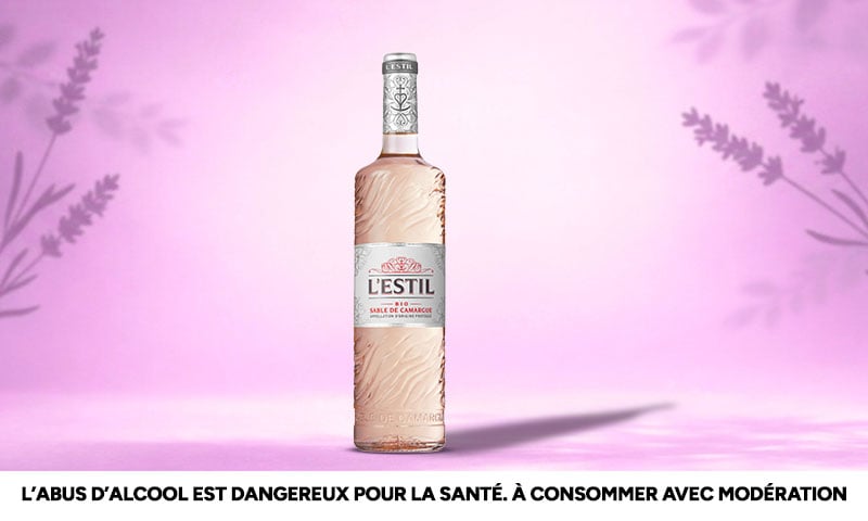 Bouteille de vin rosé L'Estil Bio Sable de Camargue.