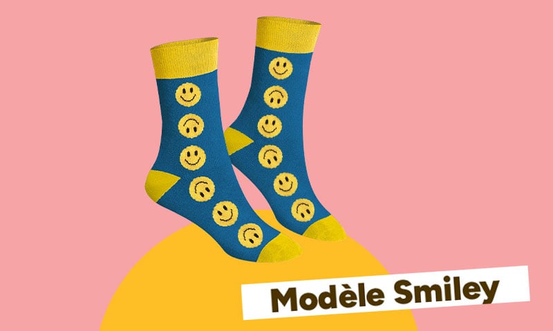 Chaussettes hautes bleues et jaunes Modèle Smiley.
